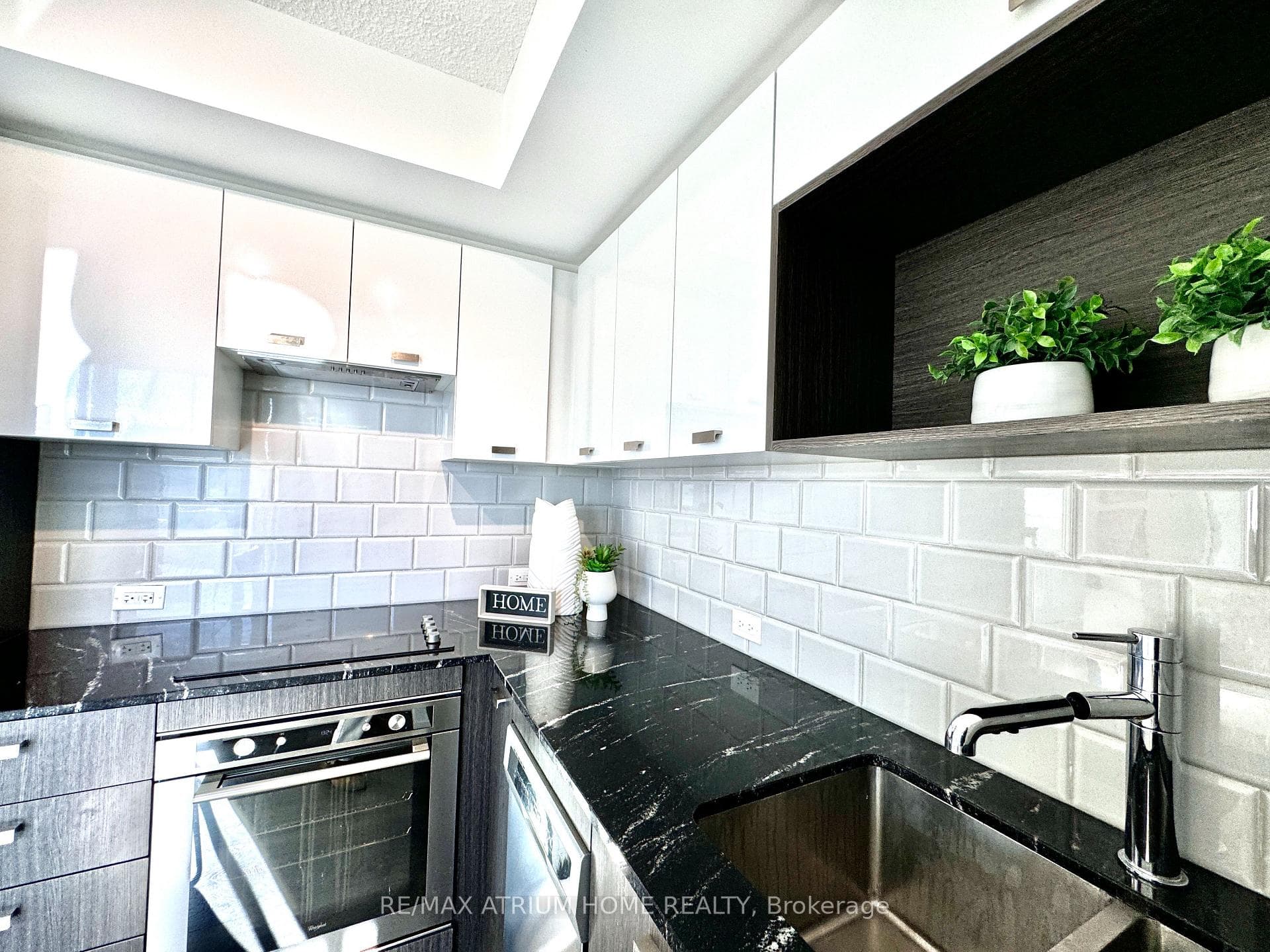 255 Village Green Square Unit 902 photo 10