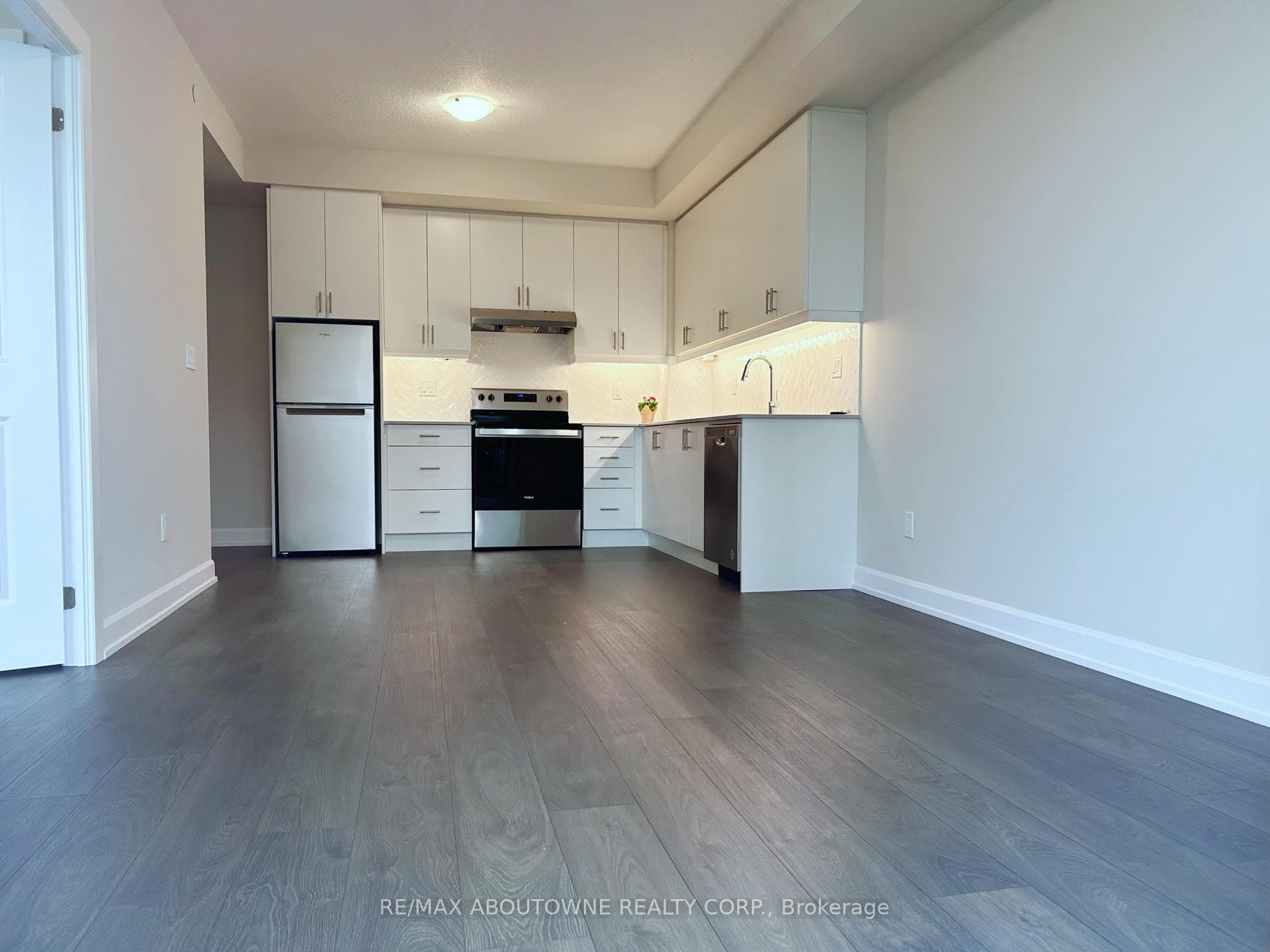 3220 William Coltson Avenue Unit 2006 photo 3