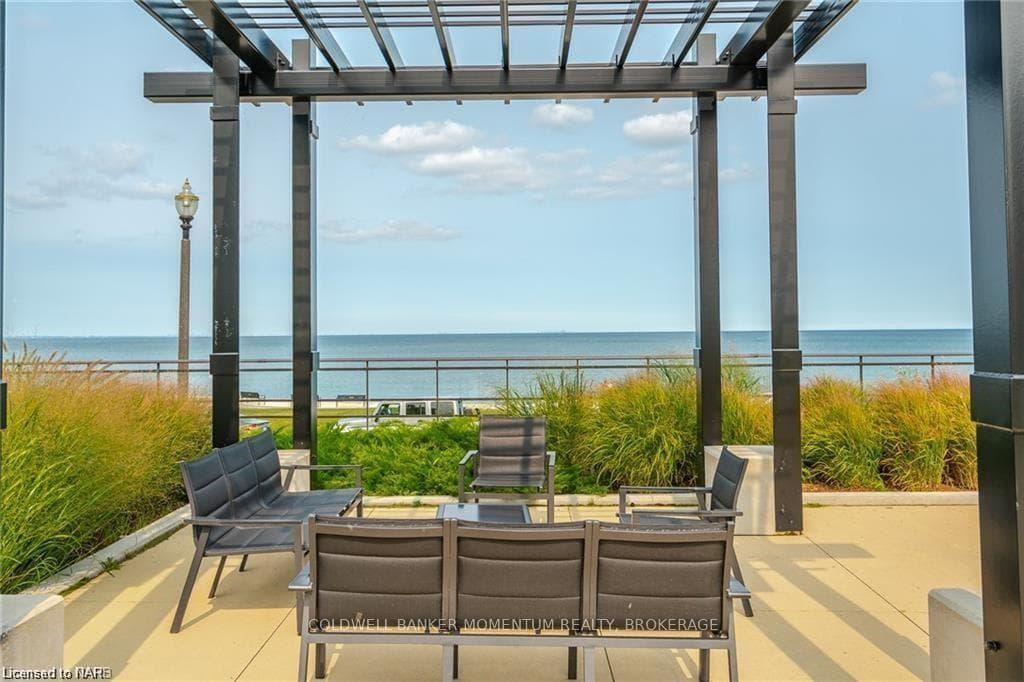 Sitting area near the pool