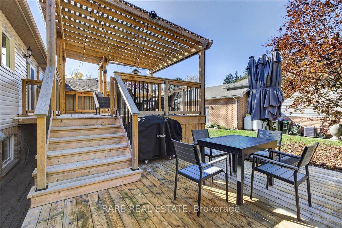 296 Warrington Road photo 33