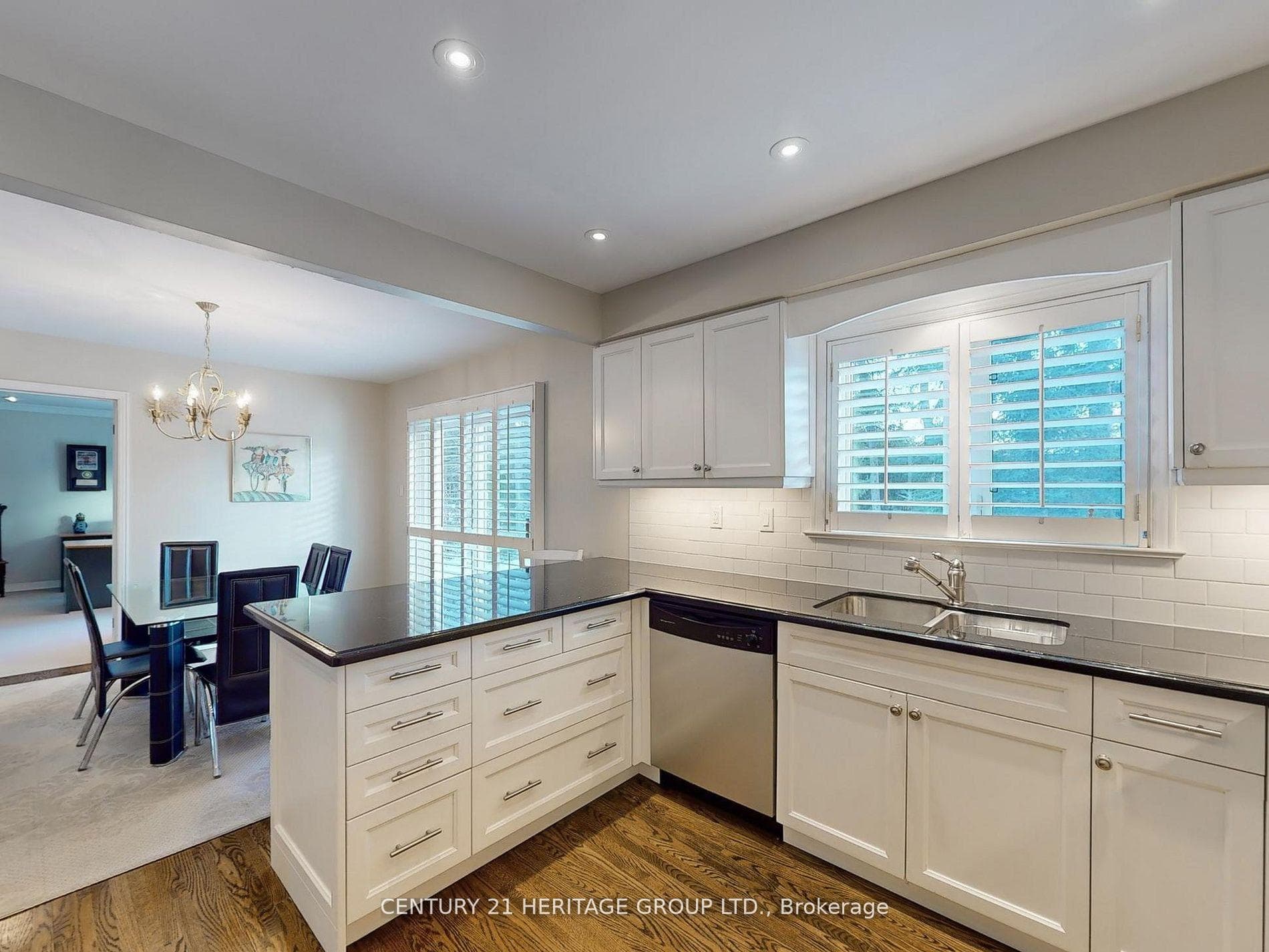 35 Forest Park Crescent photo 6