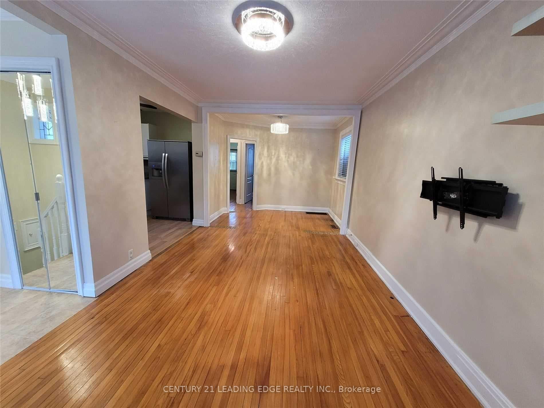 21 Ronald Avenue photo 3