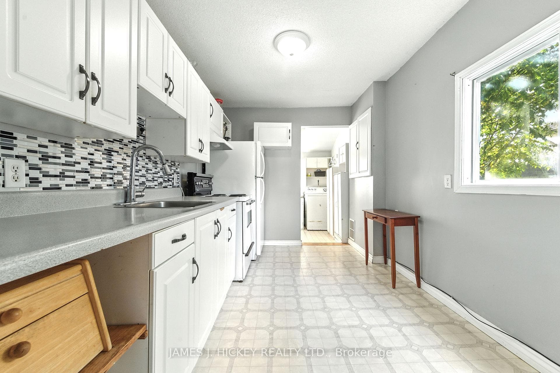 29 Glendale Avenue photo 4