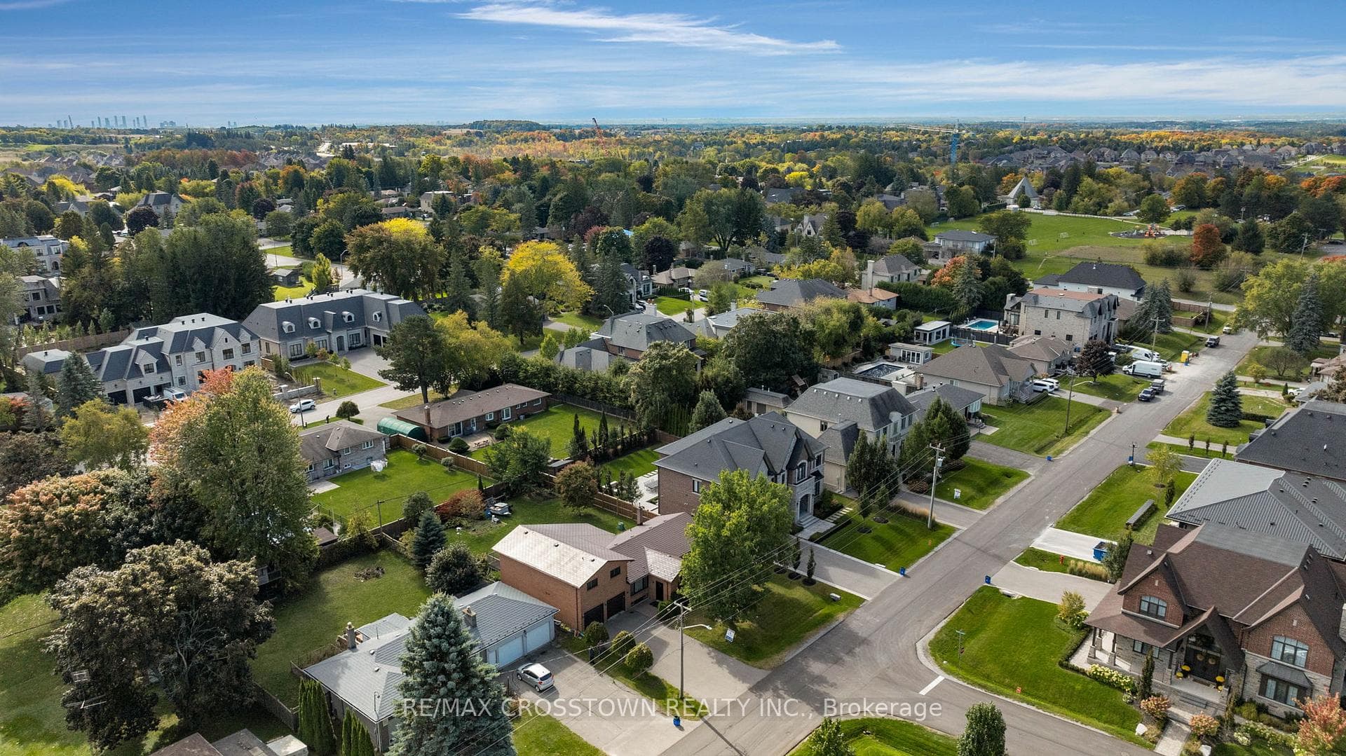 195 Kingslynn Drive photo 12