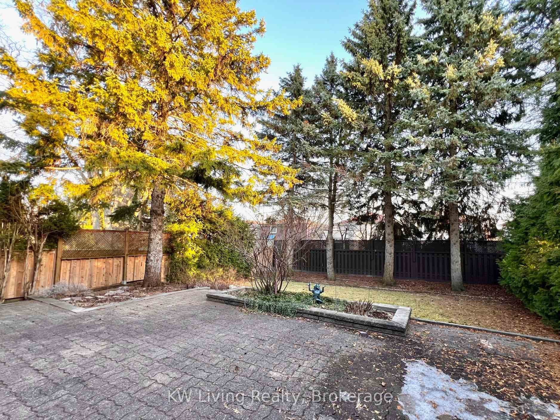 92 Breckonwood Crescent photo 14