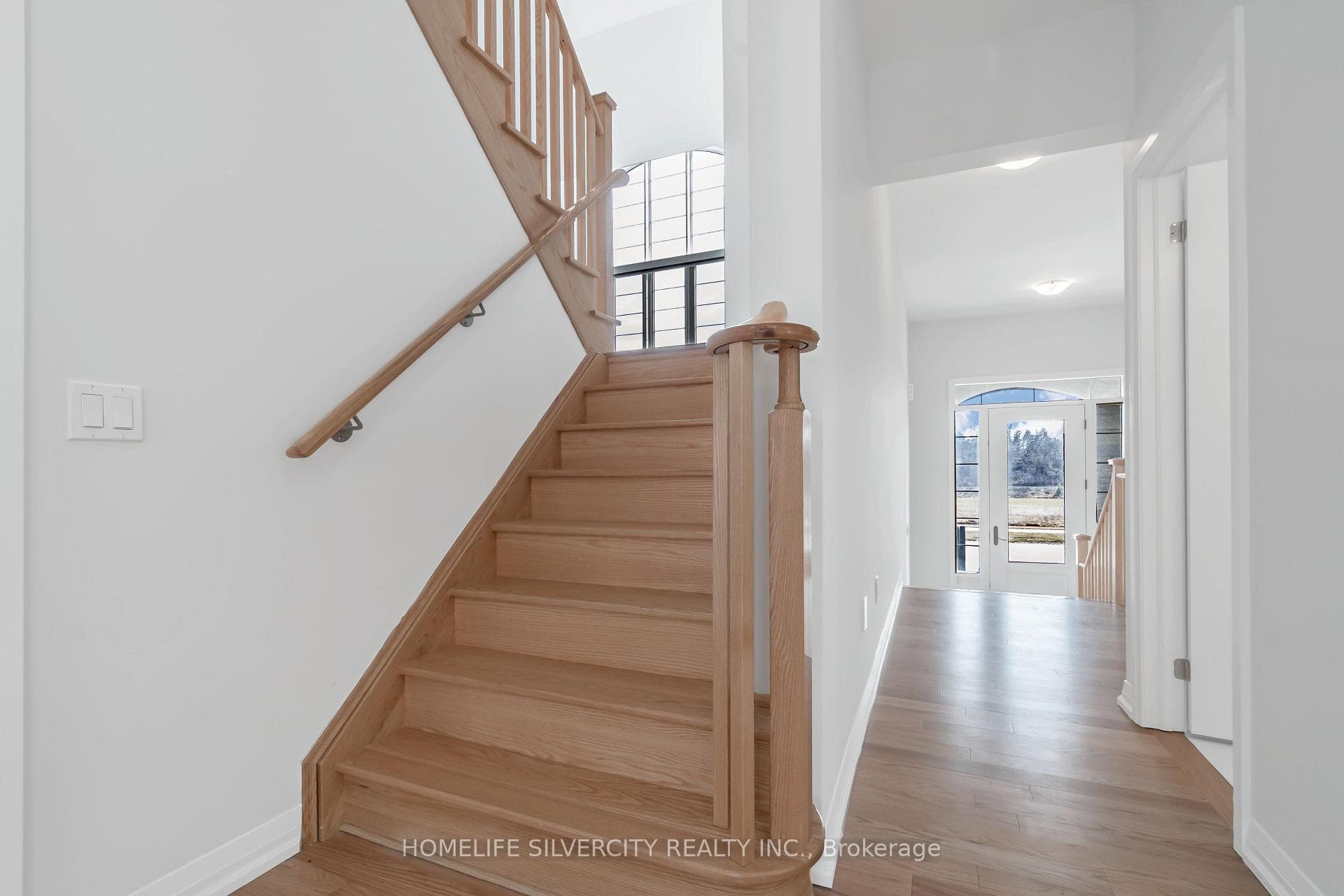 1427 Upper Thames Drive photo 20