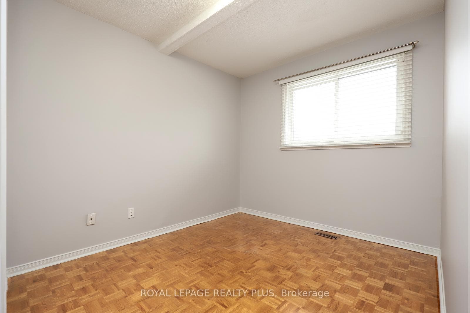 1086 Hedge Drive photo 24