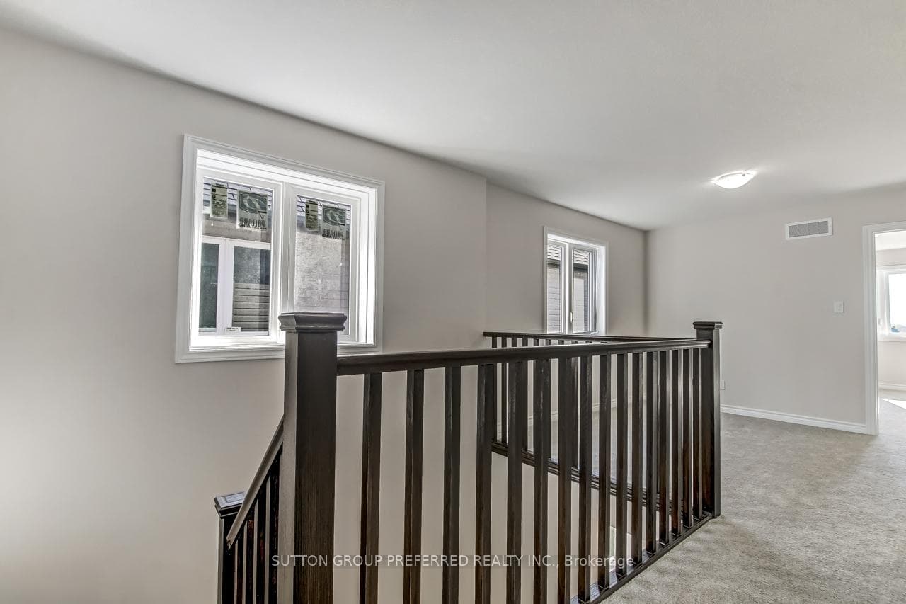371 KENNINGTON Way photo 14