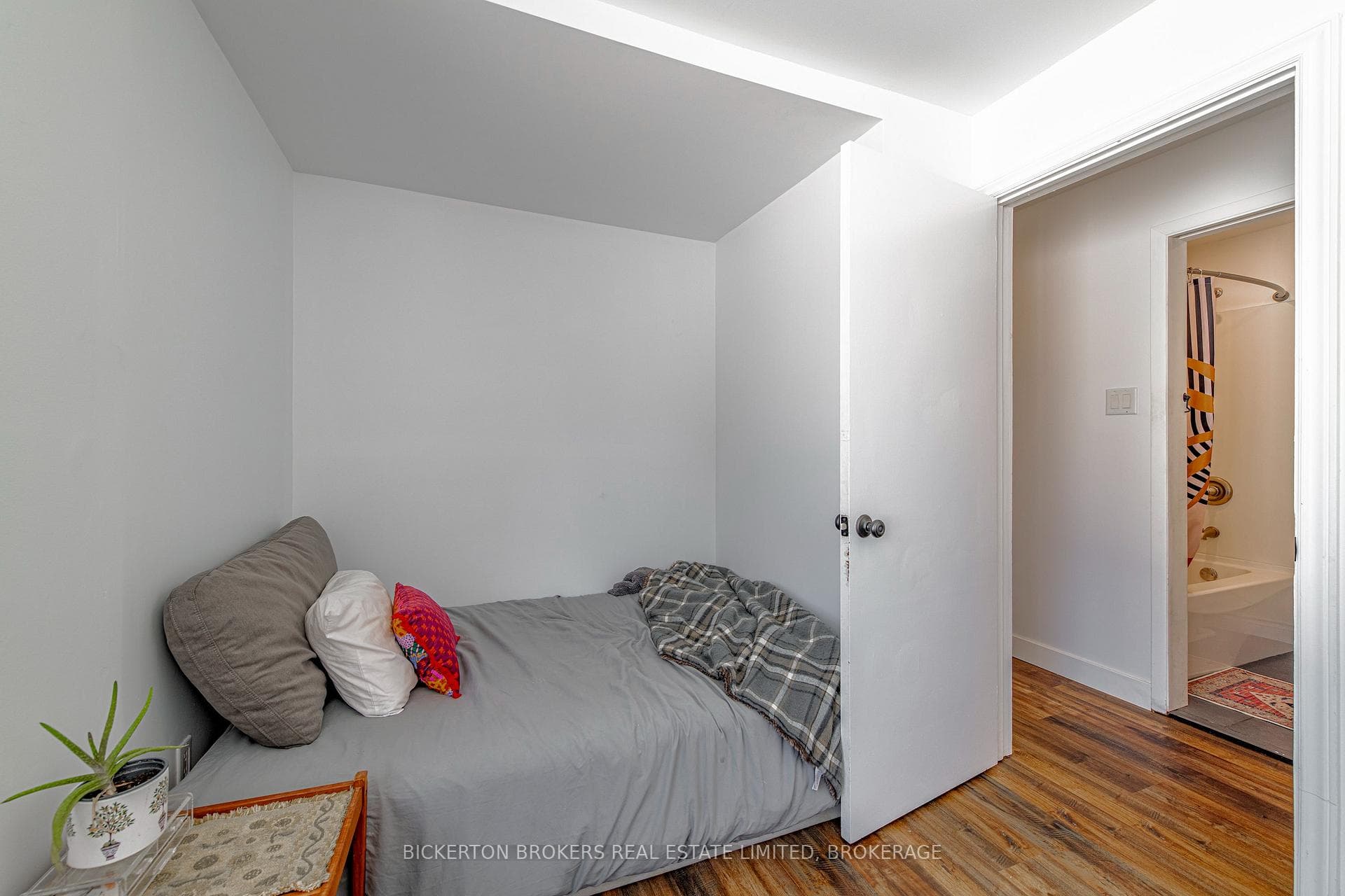 110 Birch Street photo 25