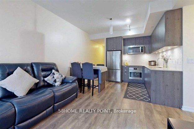 56 Forest Manor Road Unit 910 photo 2