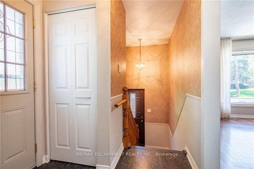 100 Bonaventure Drive photo 3