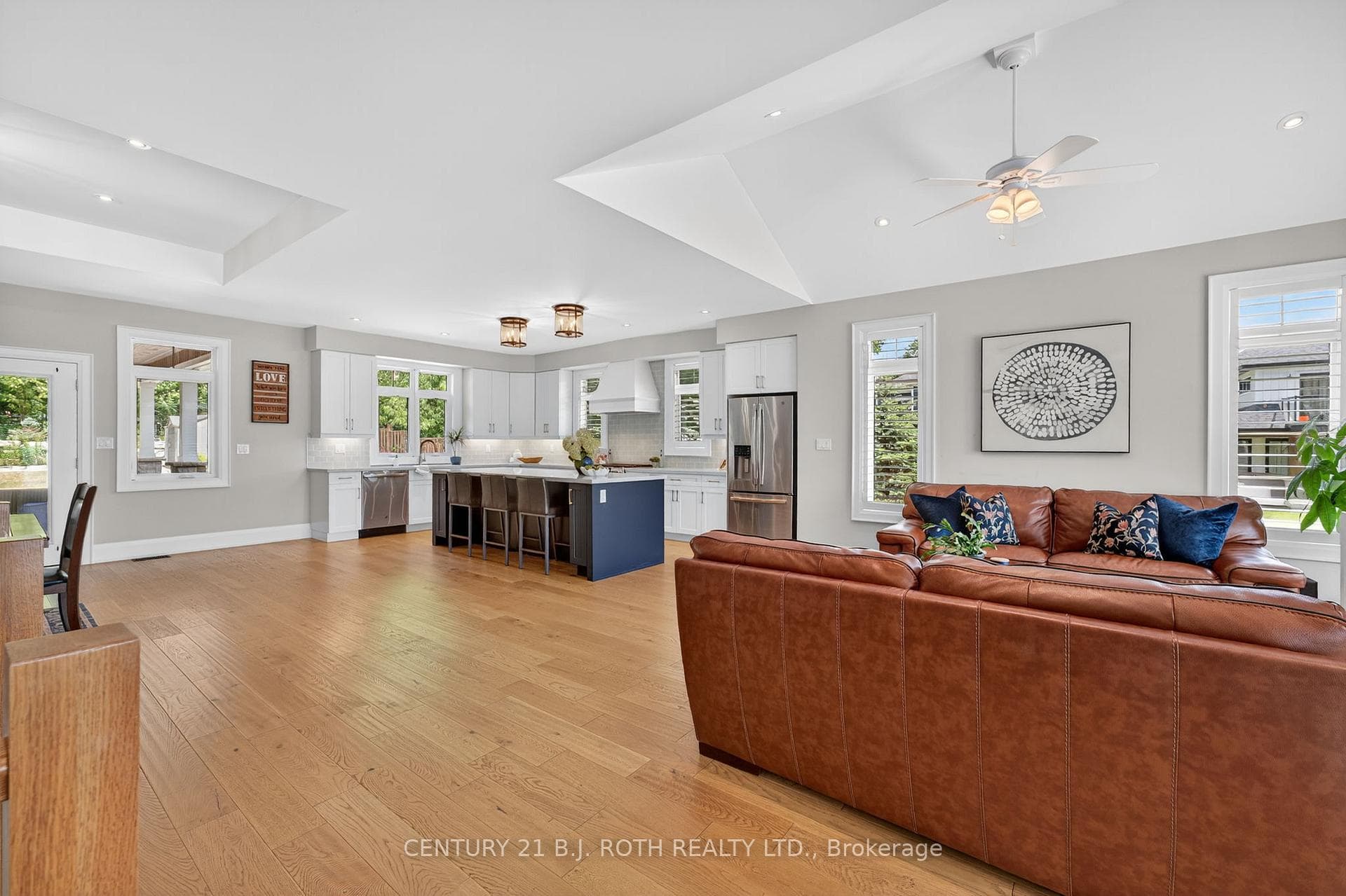 300 Shanty Bay Road photo 9