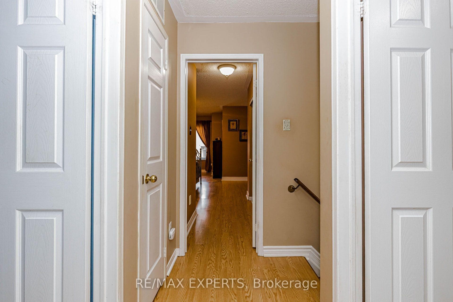 225 Kelso Crescent photo 15