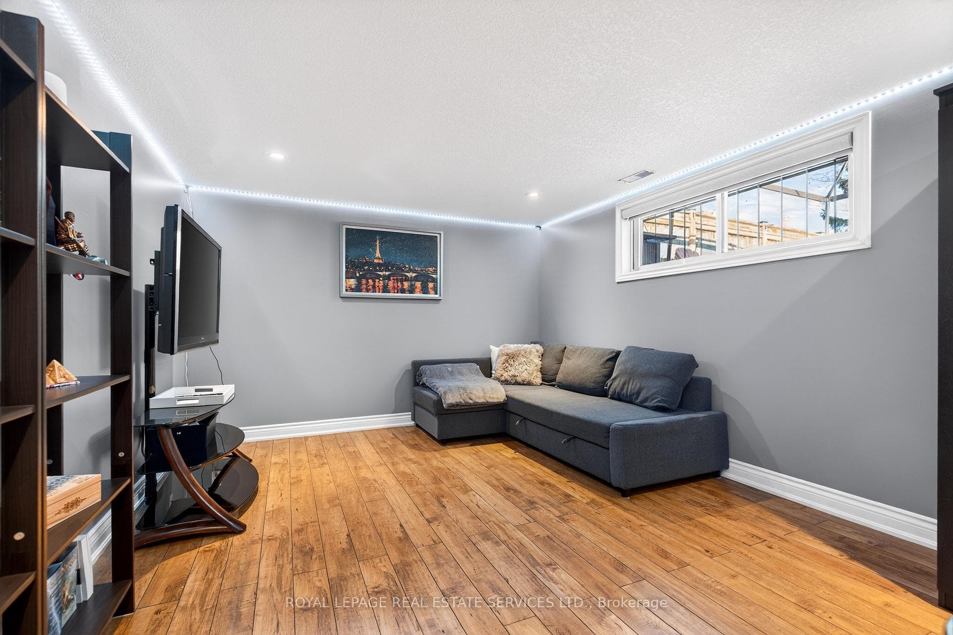 15 Belair Drive photo 31