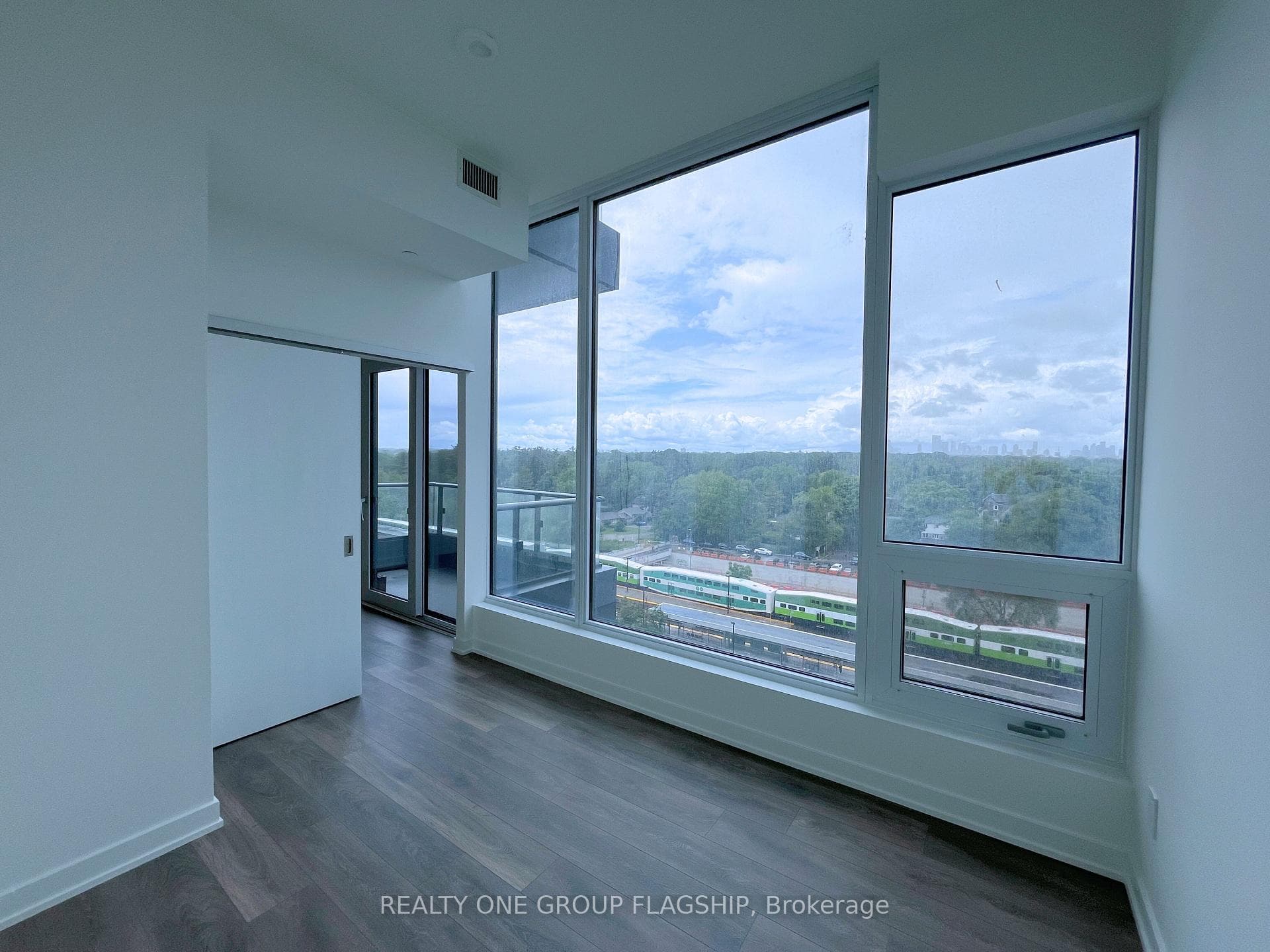28 Ann Street Unit 820 photo 3