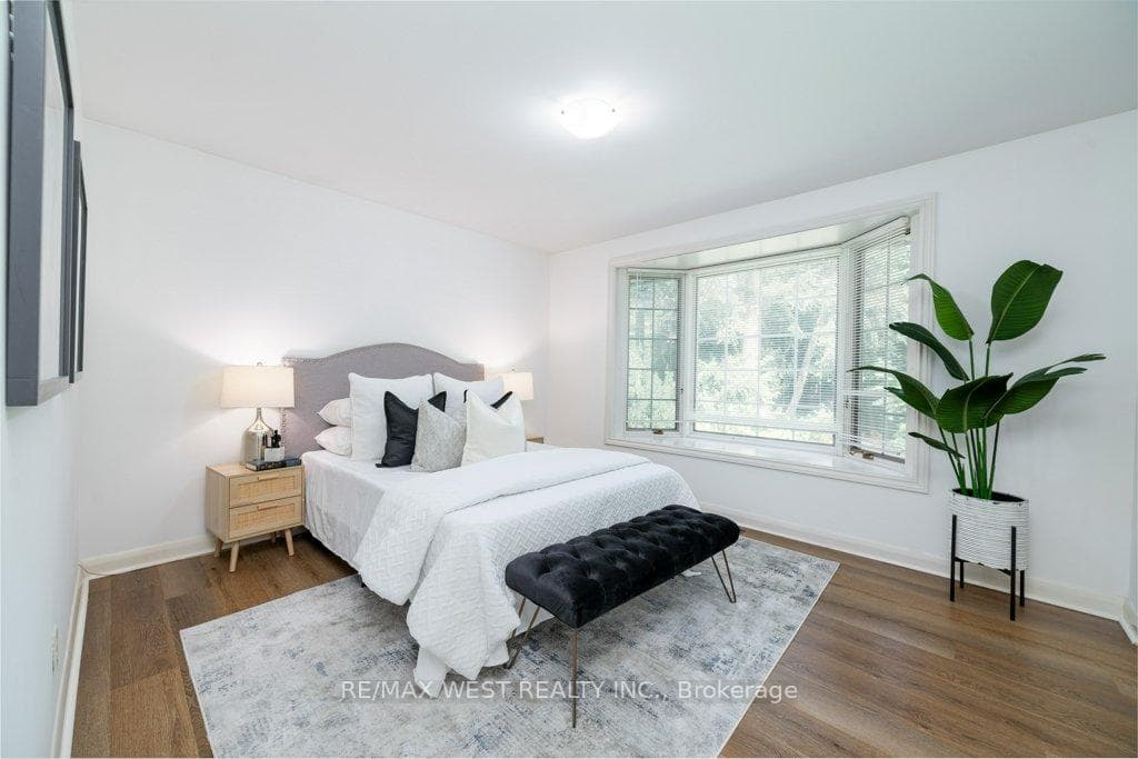 8 Farningham Crescent photo 15