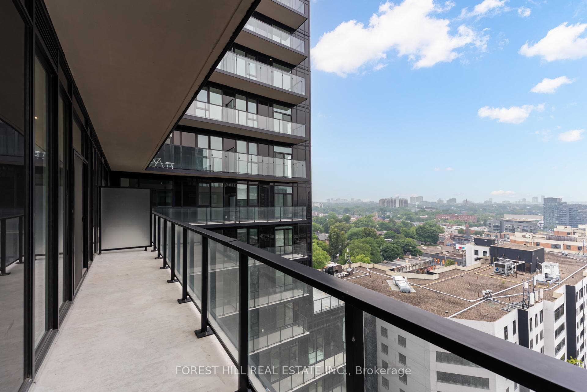 285 Dufferin Street Unit 1102 photo 14