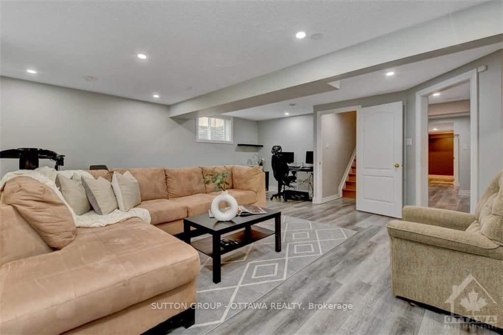 91 GLEESON Way photo 21