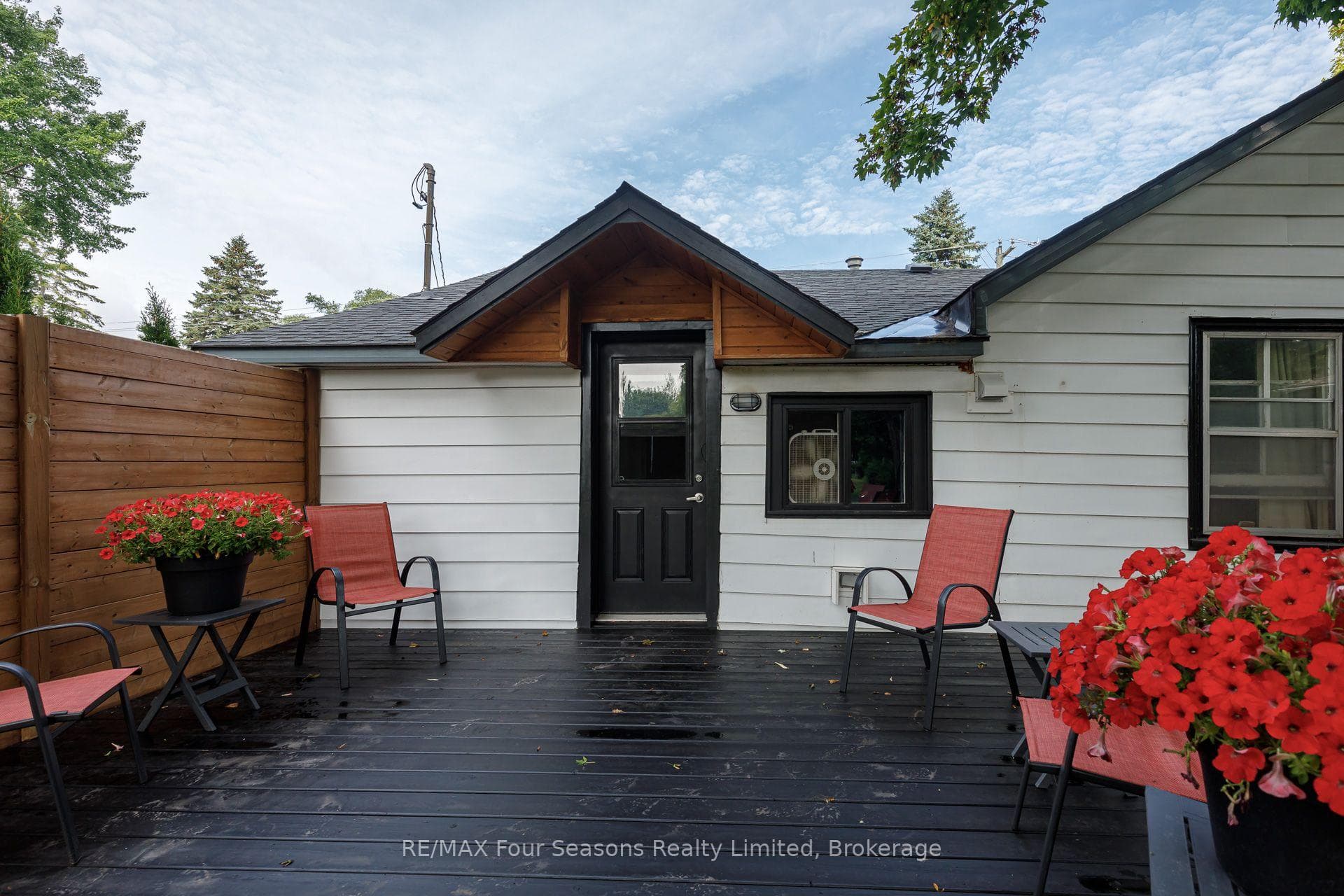 231 Superior Street photo 29
