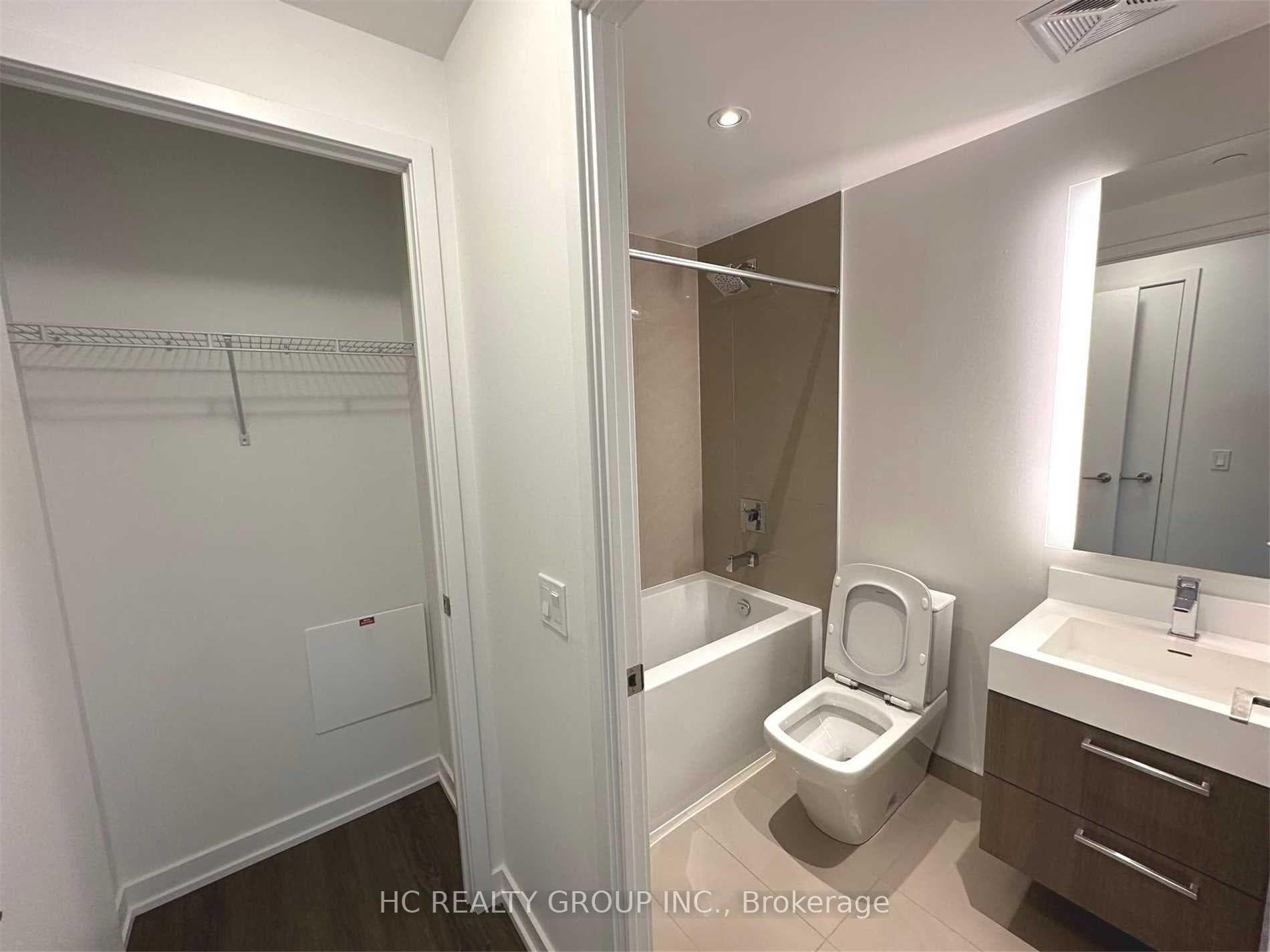 1 Yorkville Avenue Unit 4812 photo 9