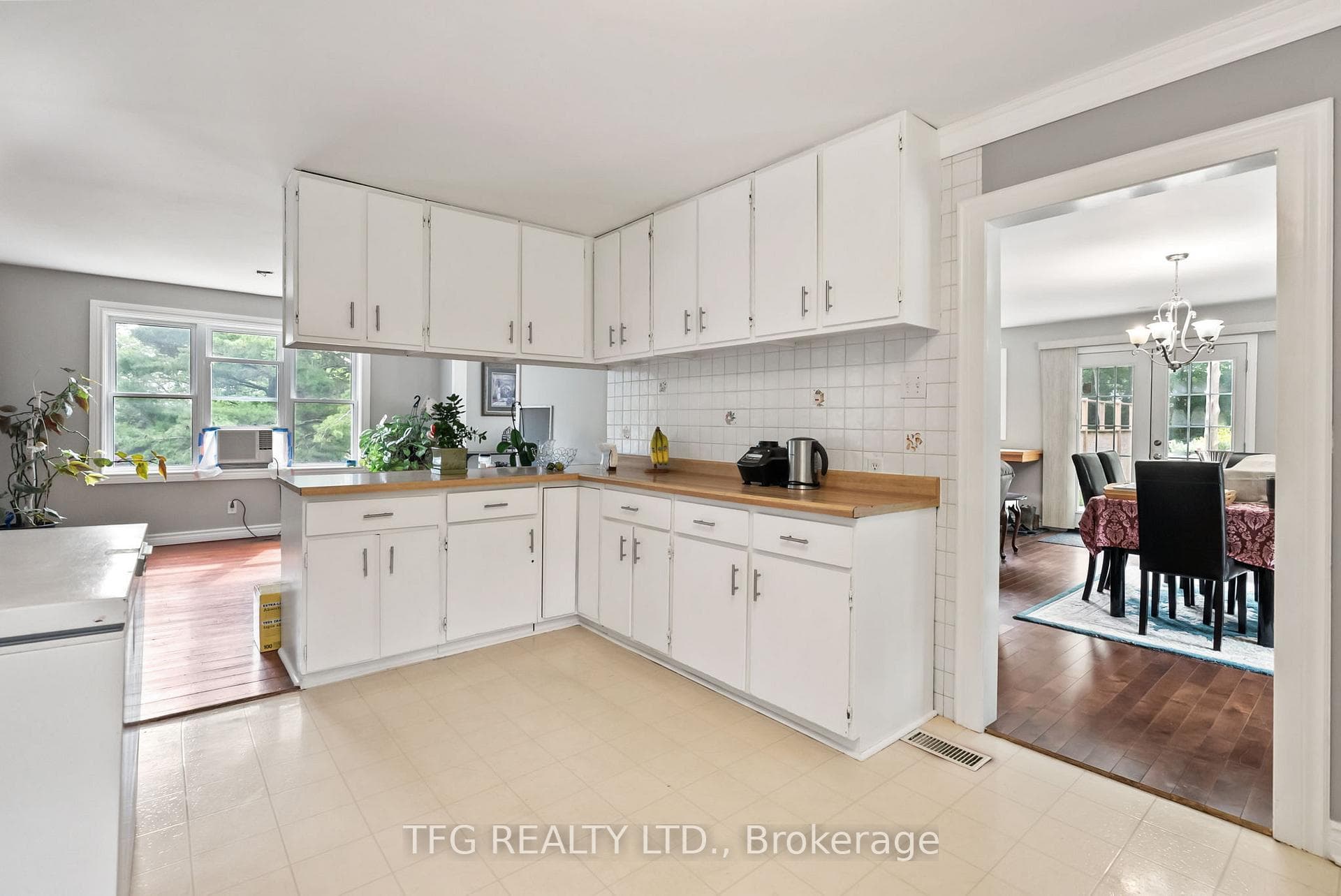 5196 Valleyview Crescent photo 17