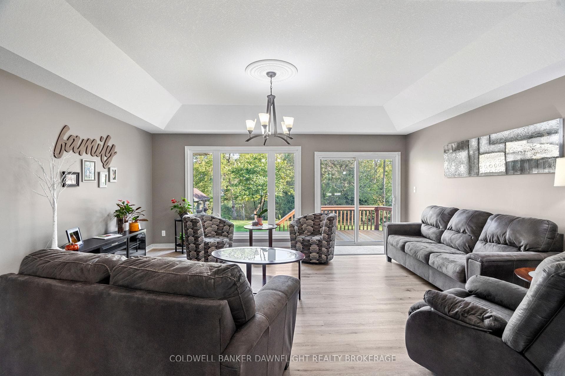 2162 Parkhill Drive photo 9