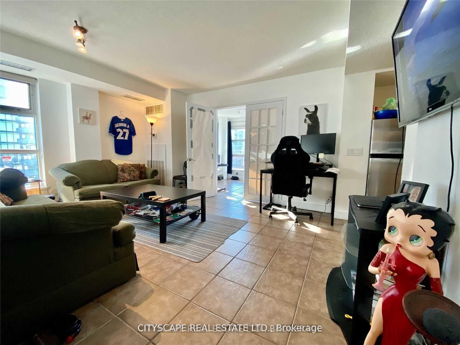50 Lombard Street Unit 2005 photo 3