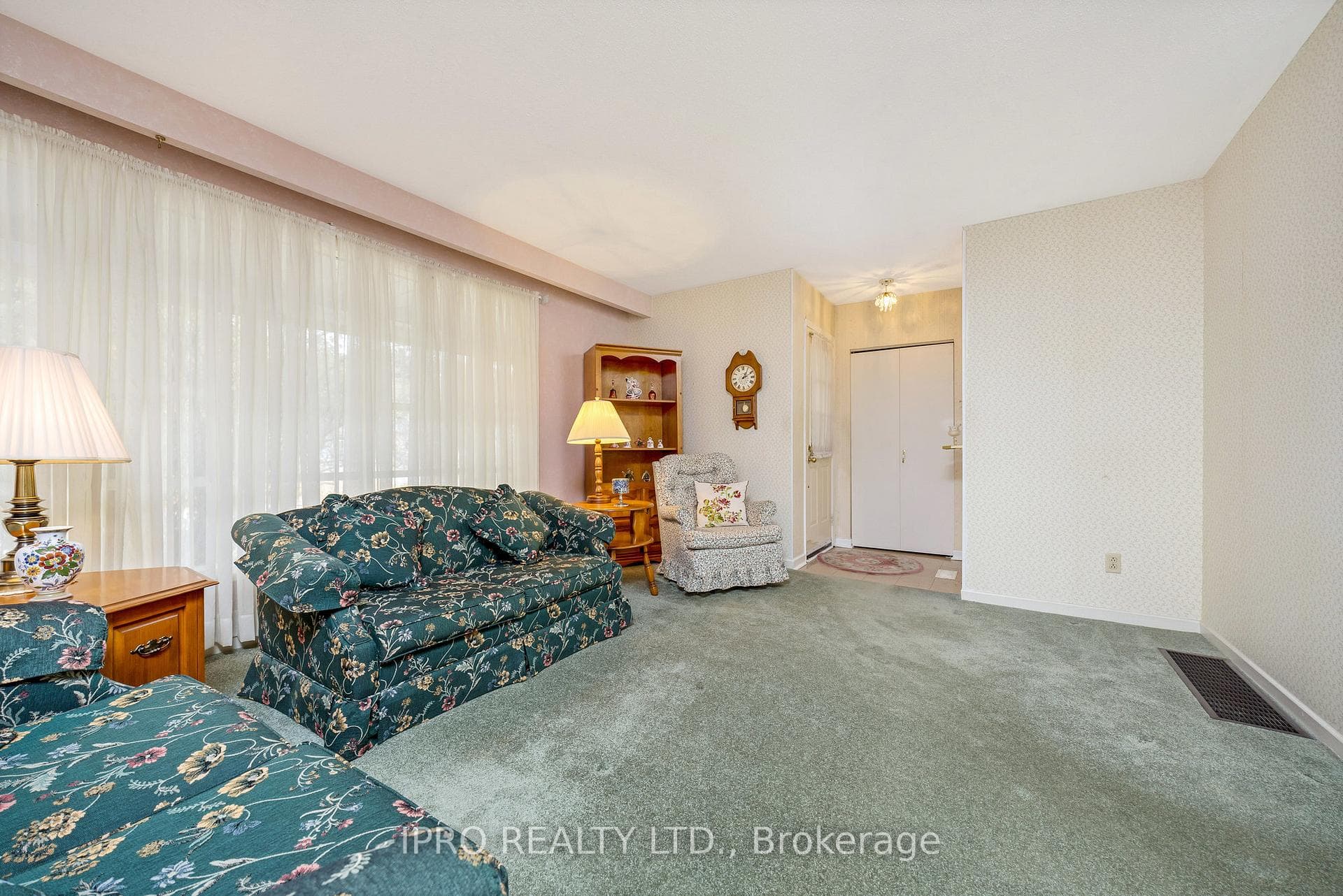 185 Elmore Drive photo 6