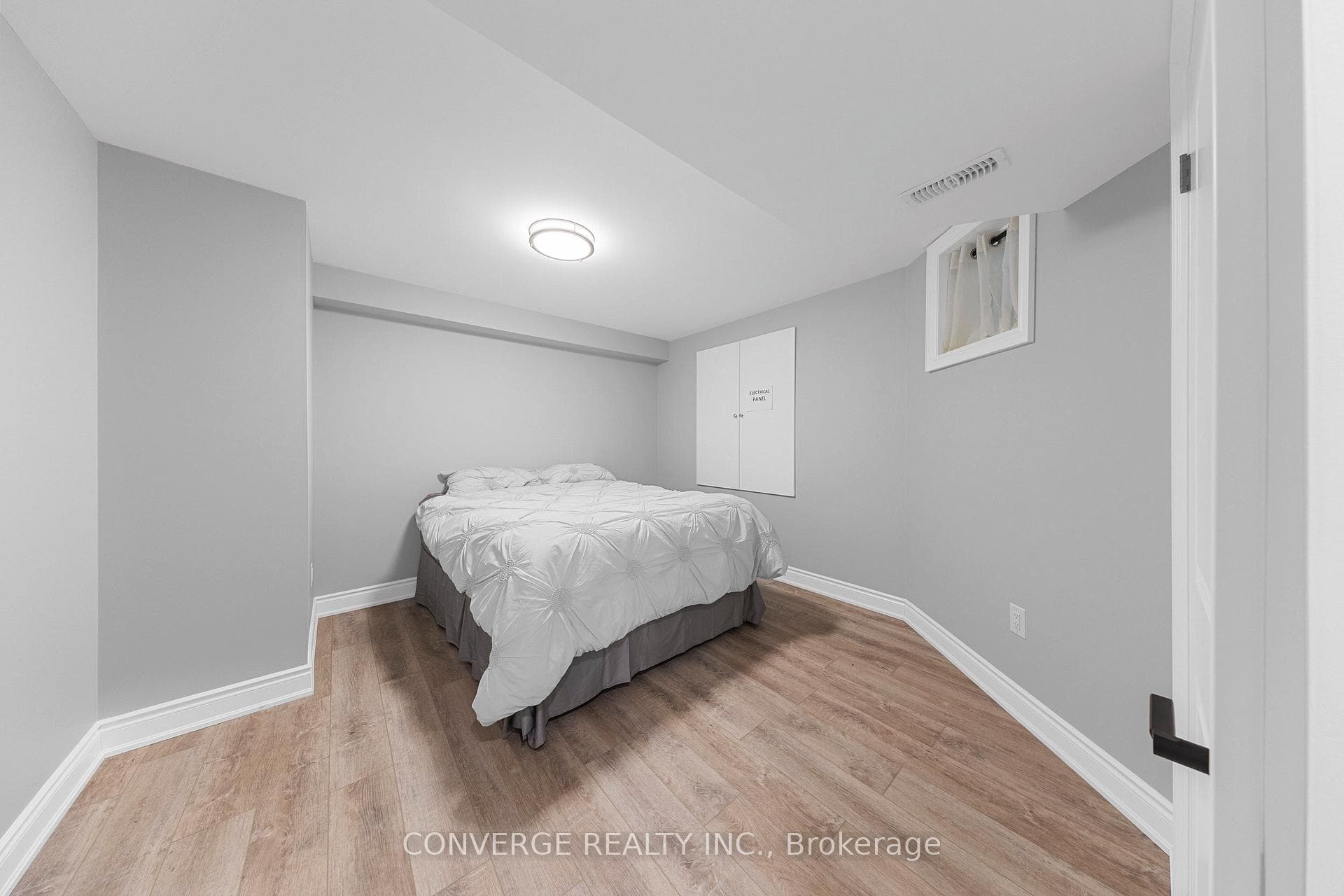 9 Islington Drive photo 29