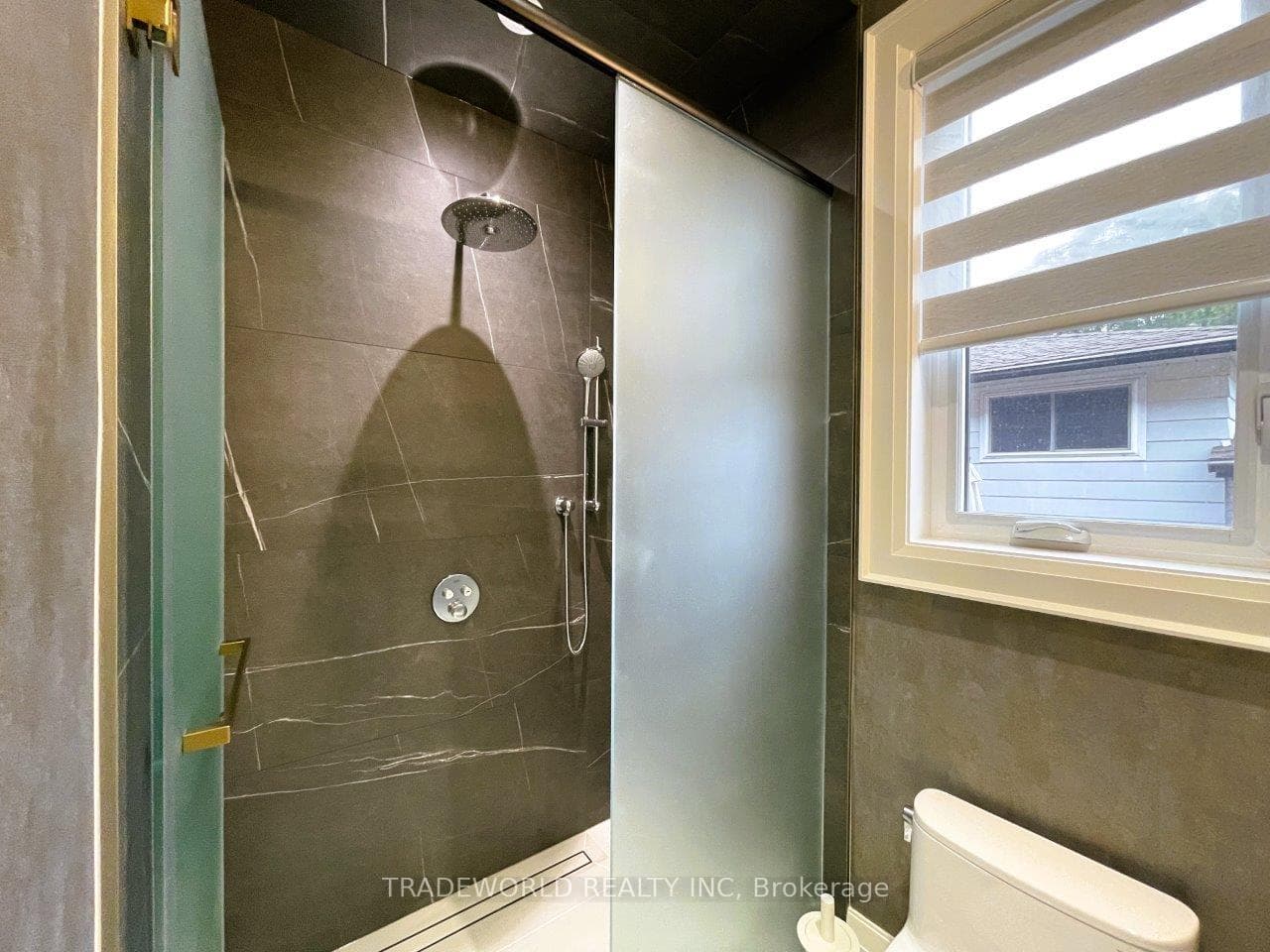 90 Fred Varley Drive photo 19