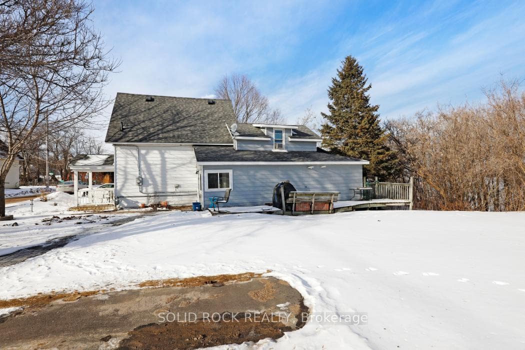 922 Centre Street photo 38