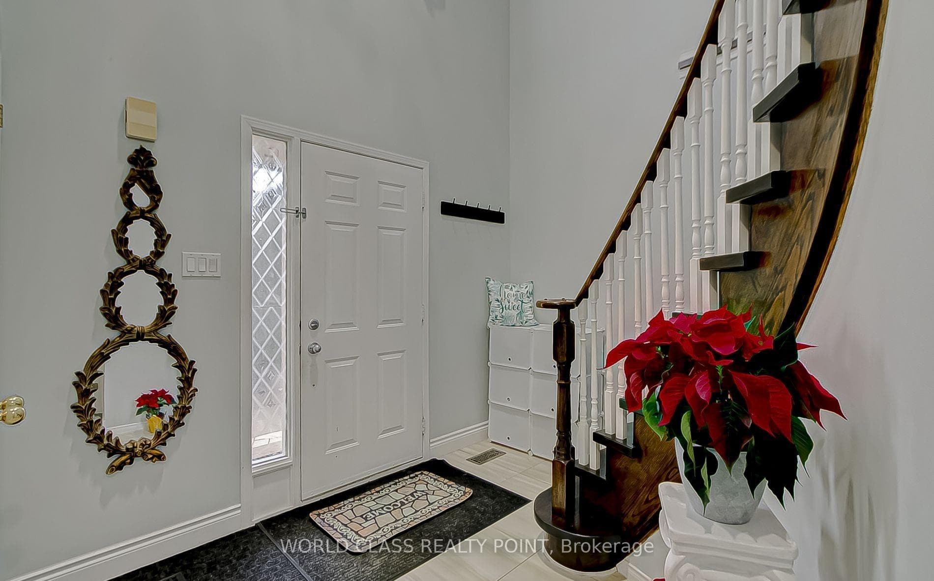471 Cobblehill Drive Unit (Upper Portion) photo 10