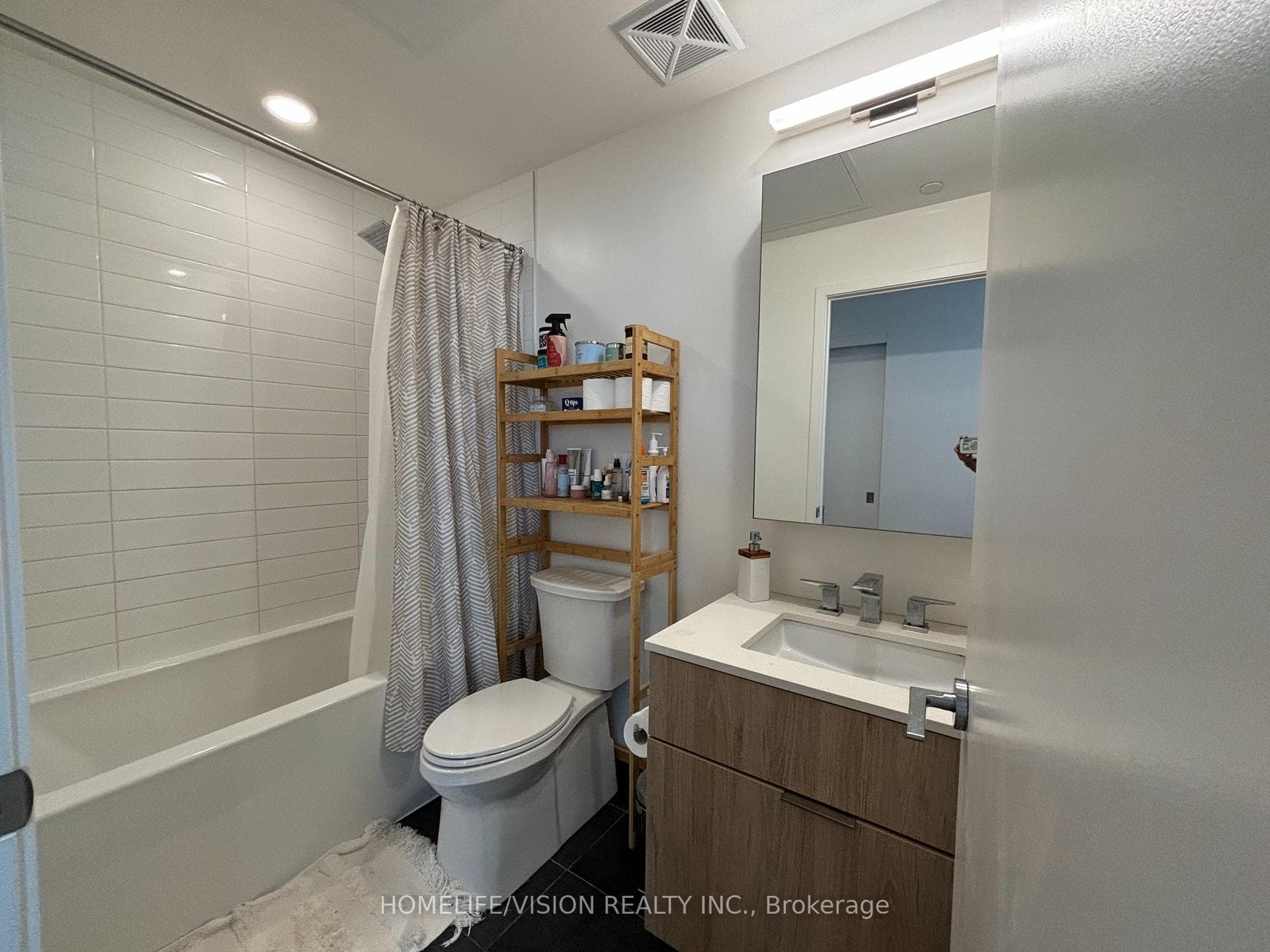 25 Richmond Street Unit 3302 photo 10