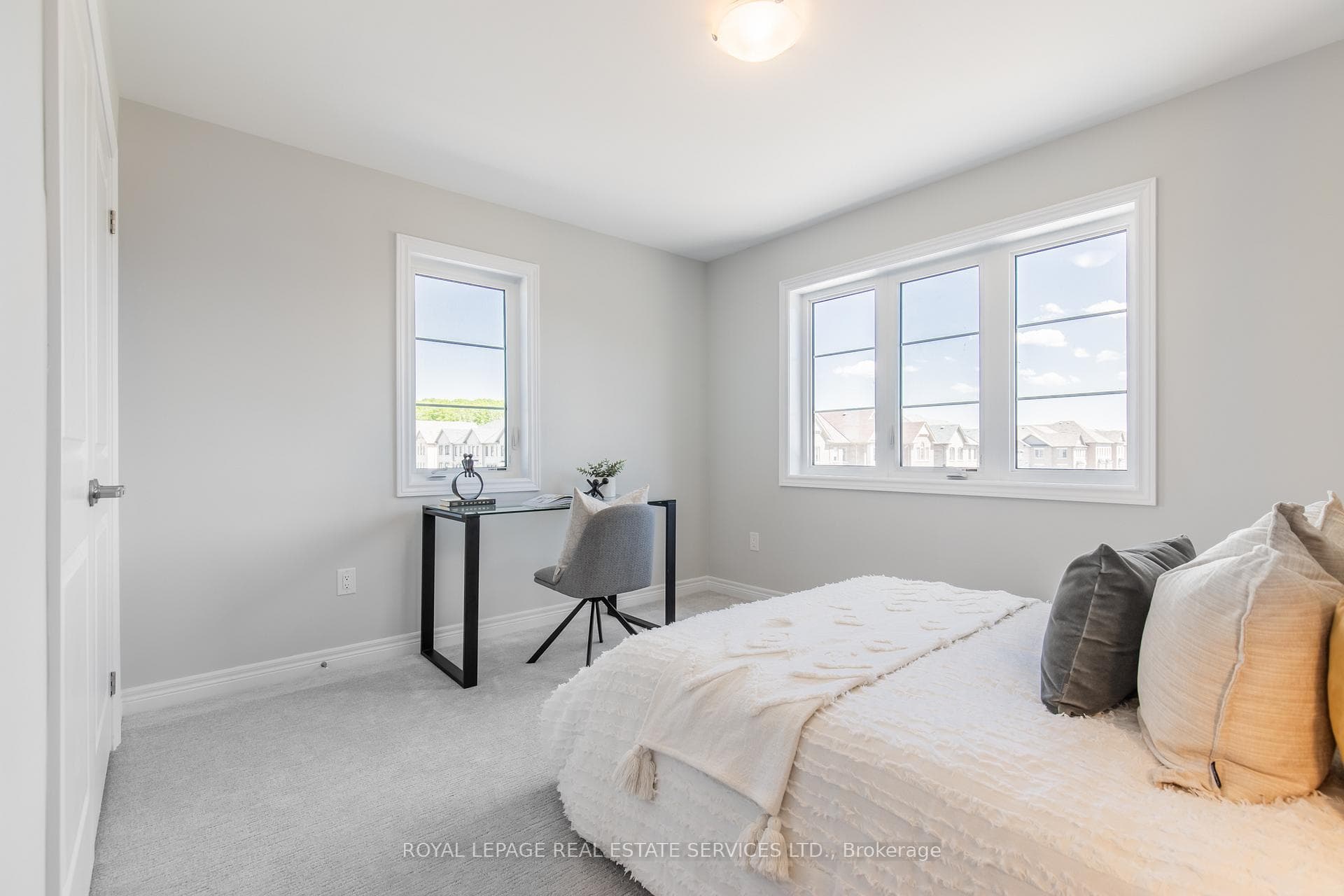 116 Cornell Centre Boulevard photo 32