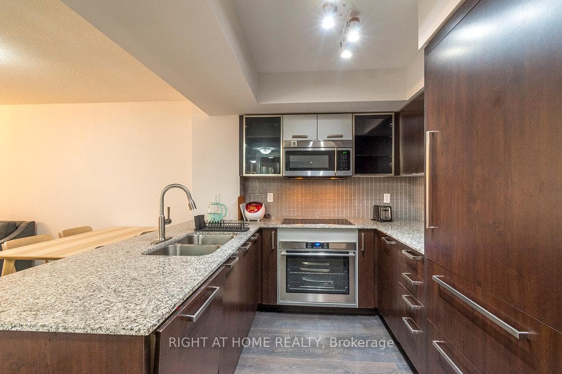 5162 Yonge Street Unit 706 photo 13