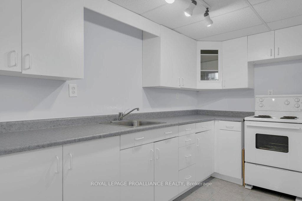 208 William Street photo 30