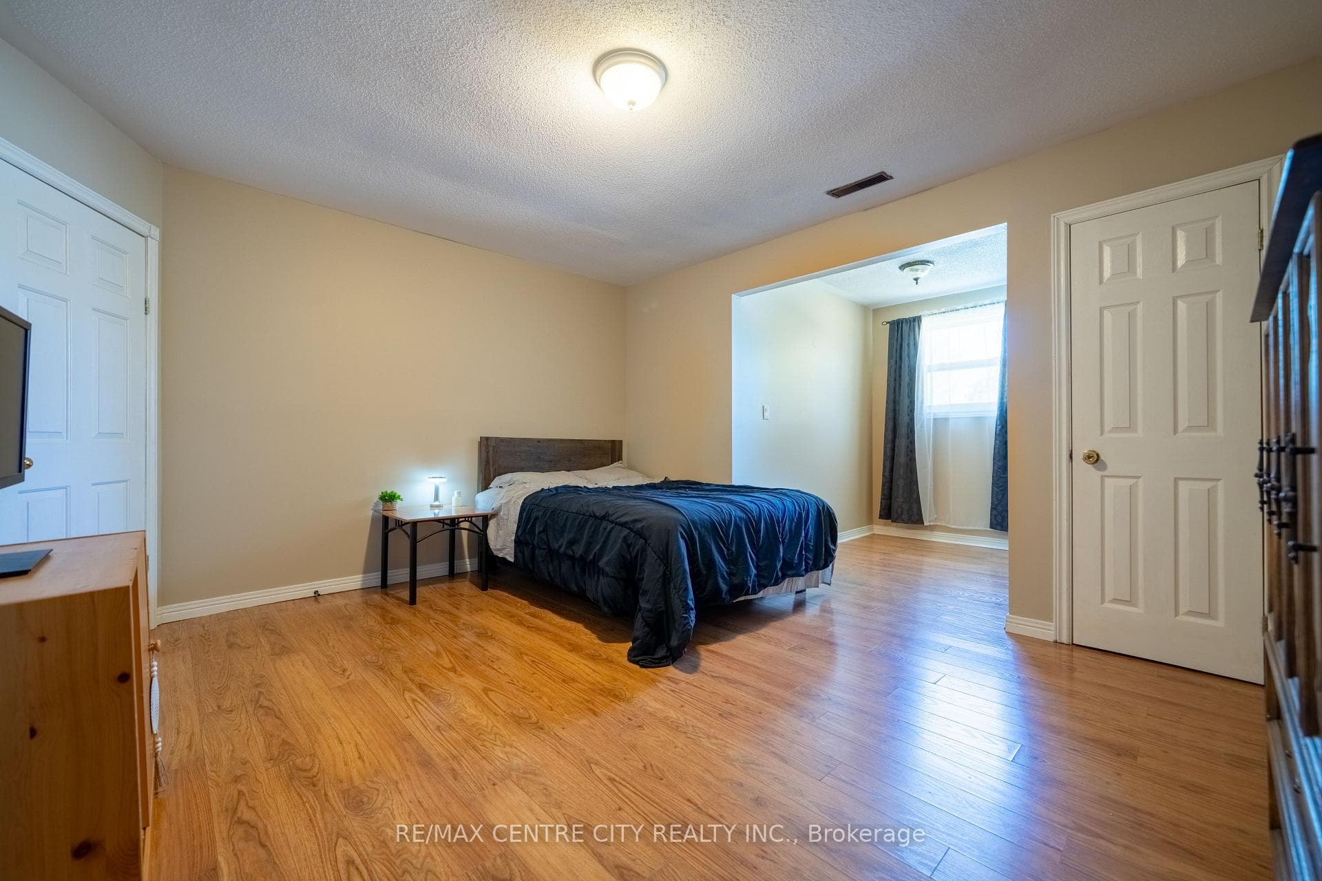 176 Eastman Avenue photo 32
