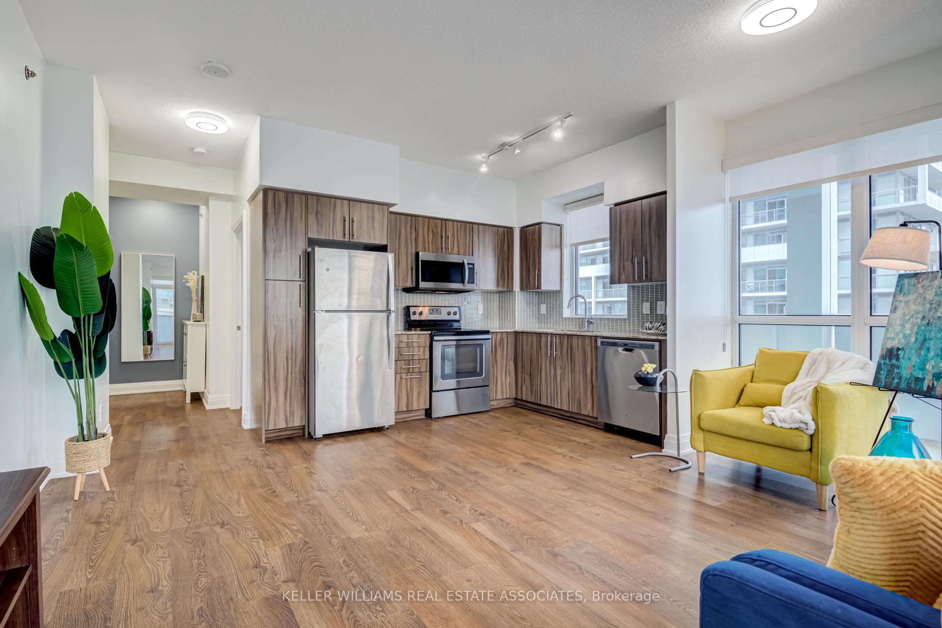55 Speers Road Unit 1203 photo 7