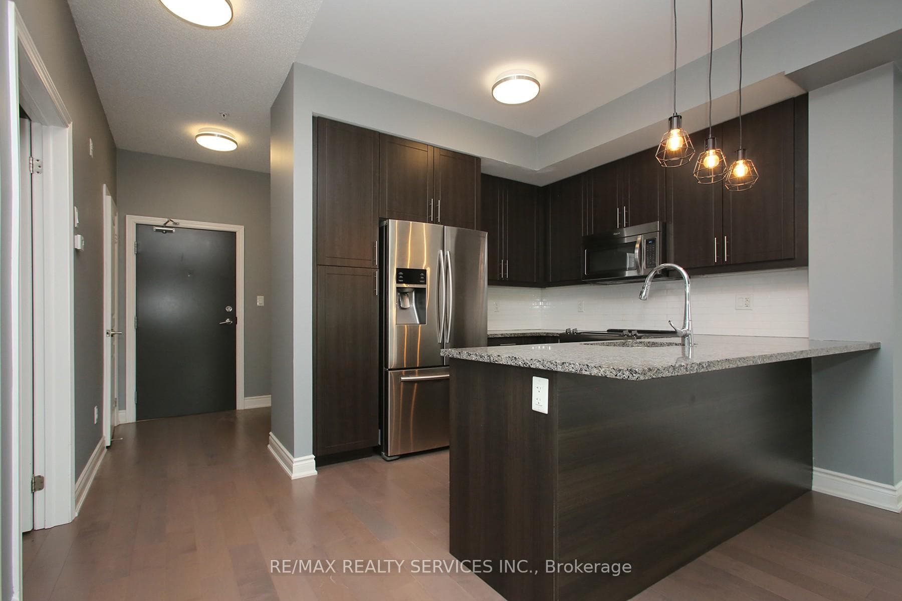 3170 Erin Mills Parkway Unit 133 photo 2