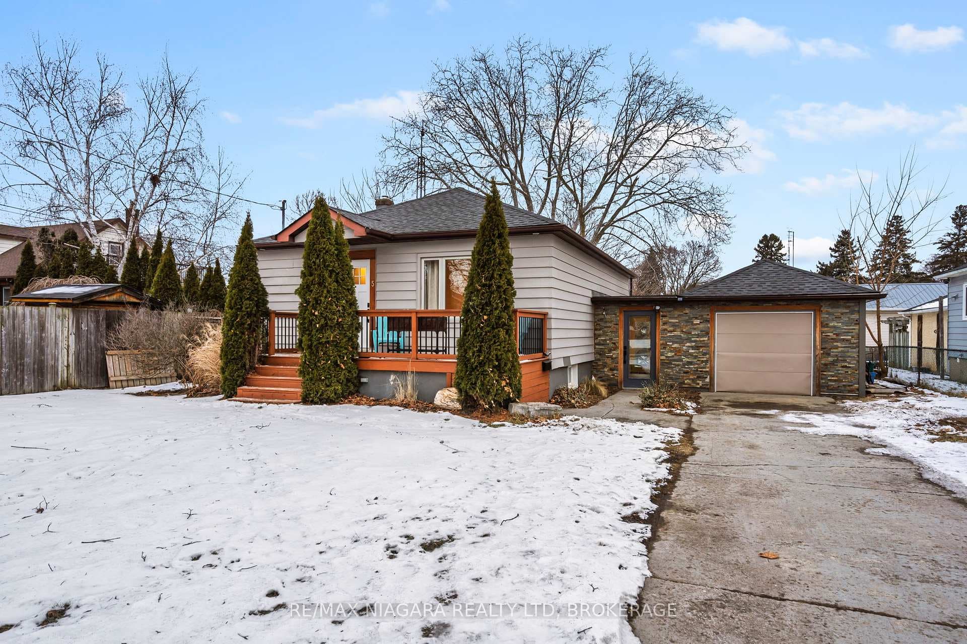 5 Edward Avenue photo 3