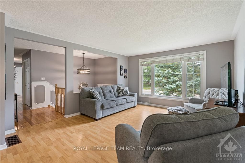 63 VINCENT Street photo 6