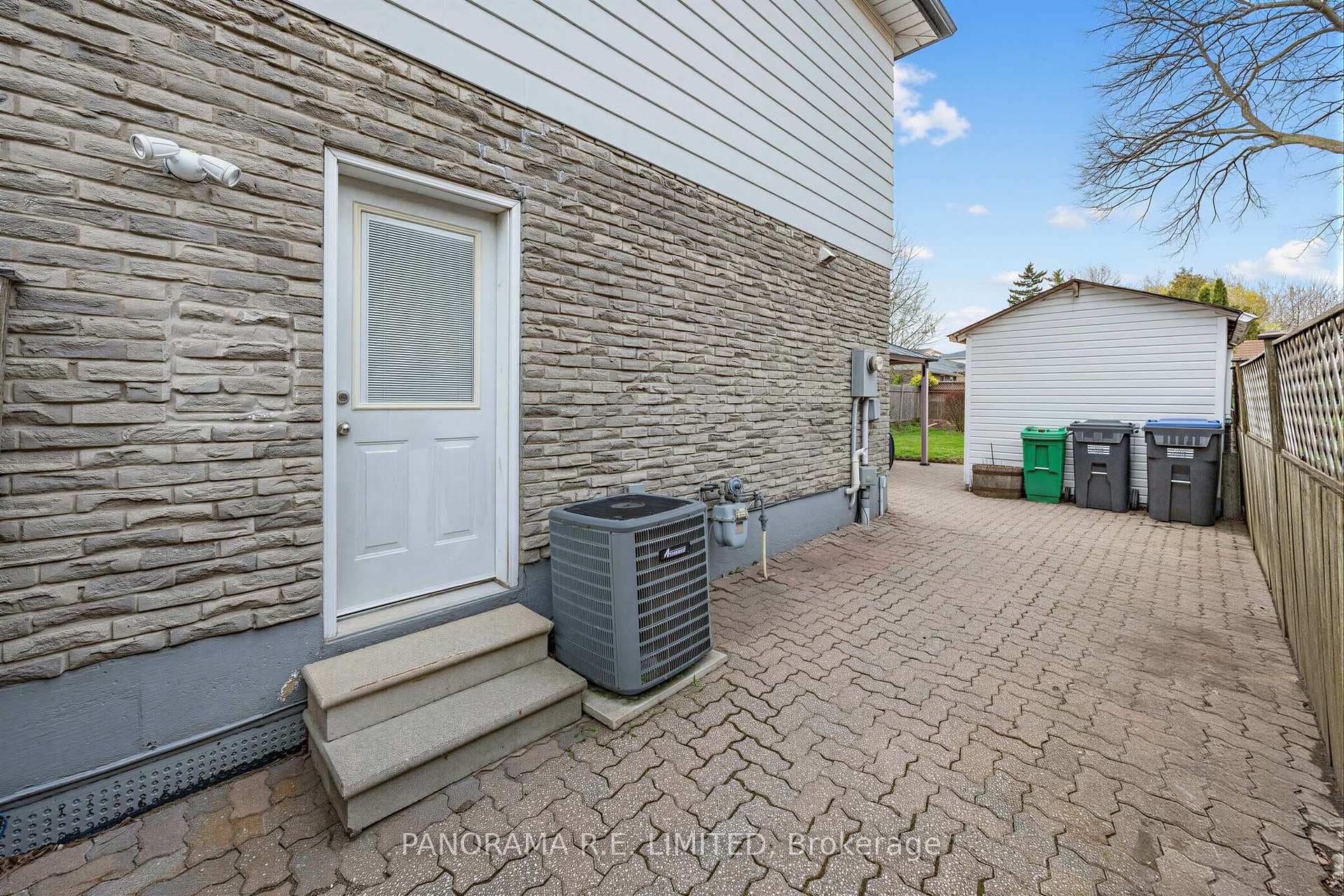 3128 Rymal Road photo 25