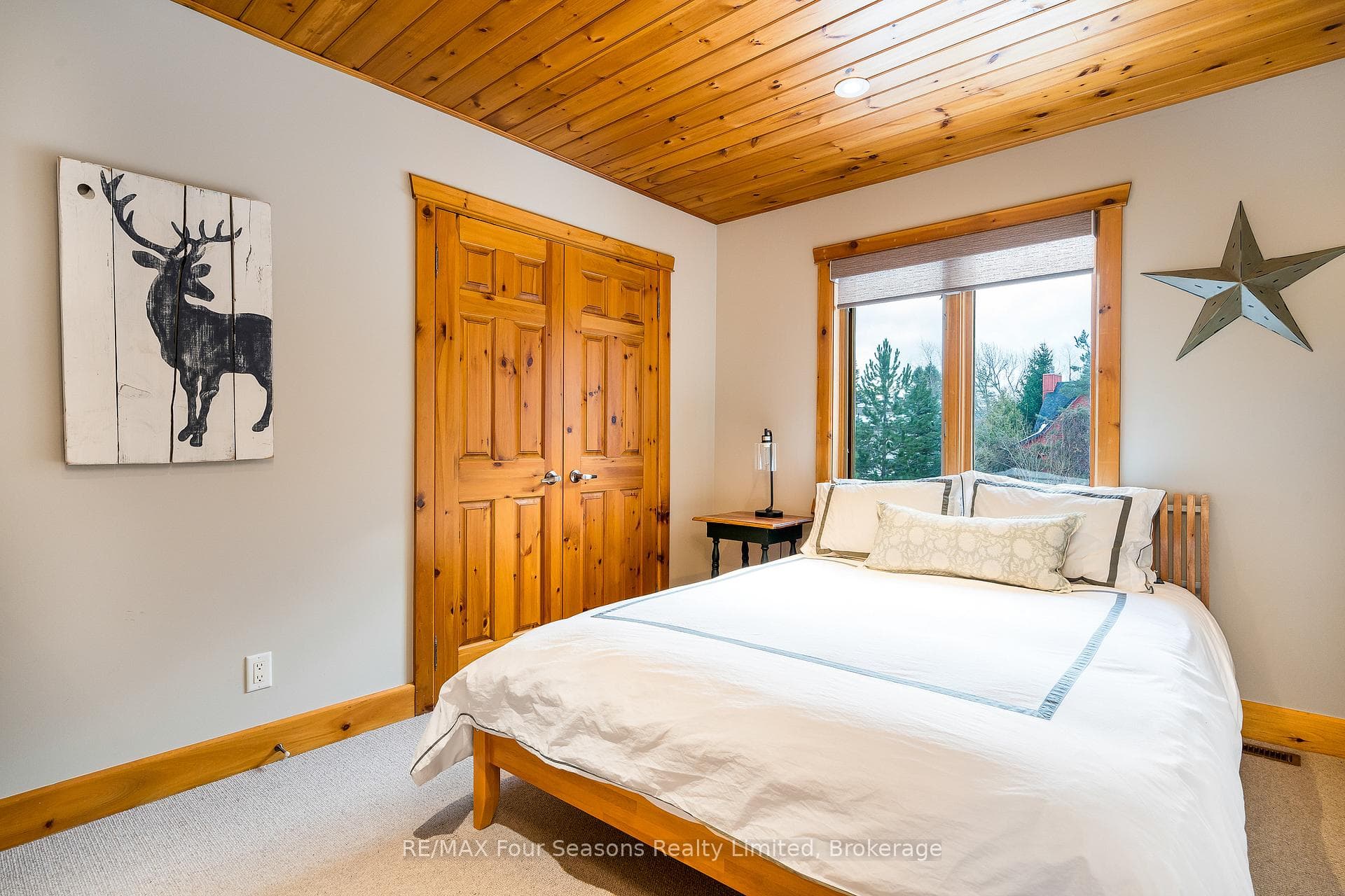 140 Alexandra Way photo 24