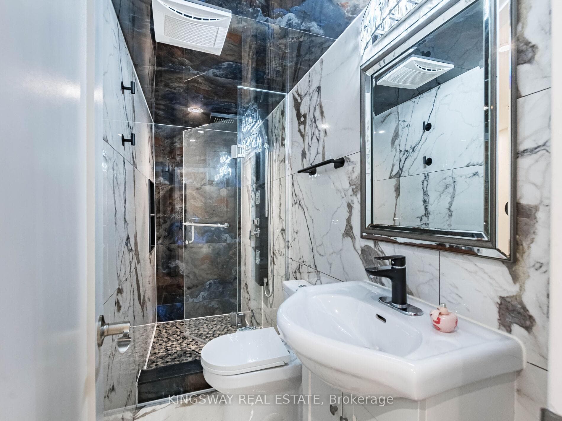 58 Leeward Drive photo 44