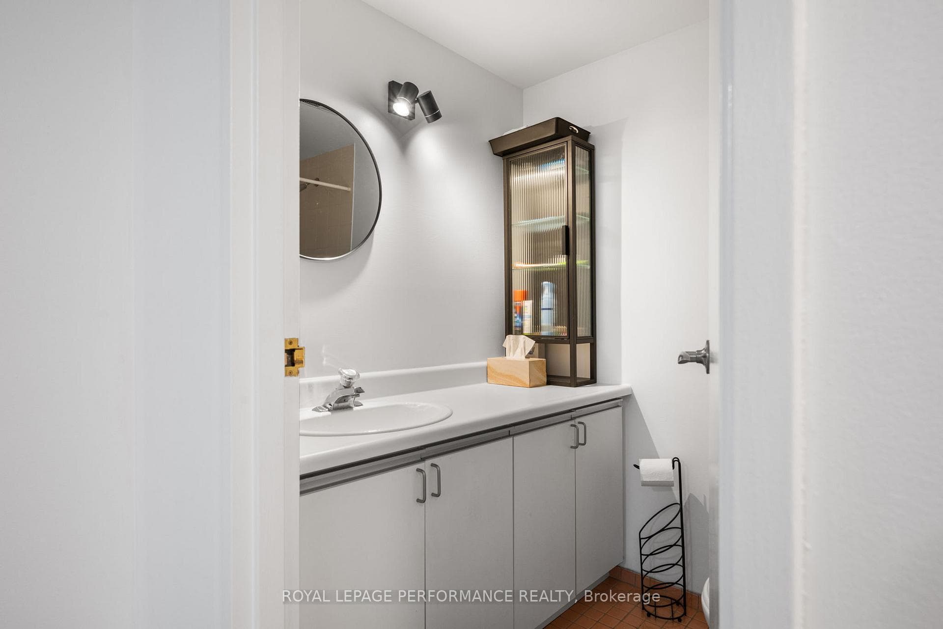 110 Forward Avenue Unit 501 photo 23