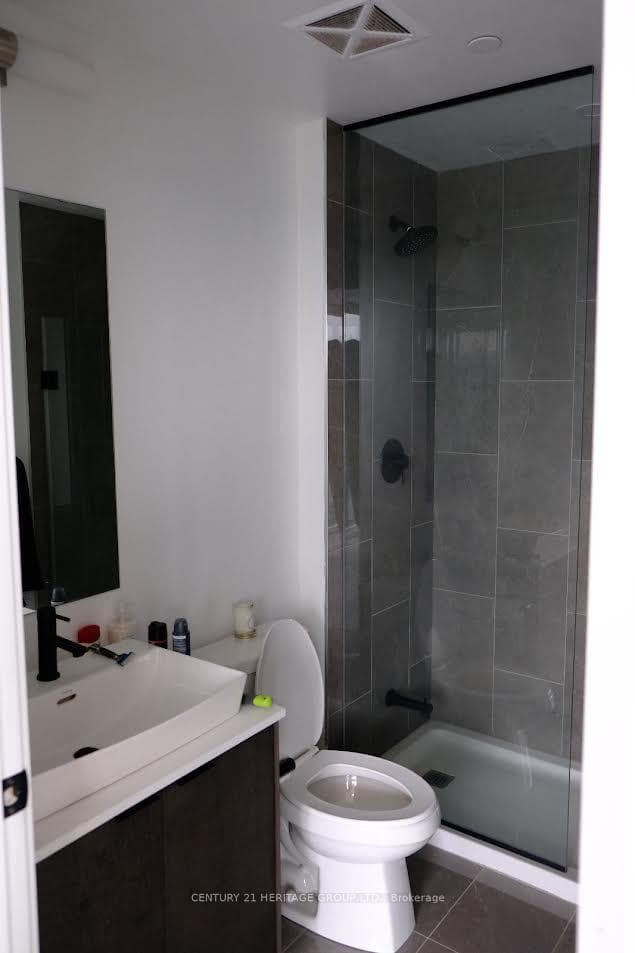 50 George Butchart Drive Unit 907A photo 11