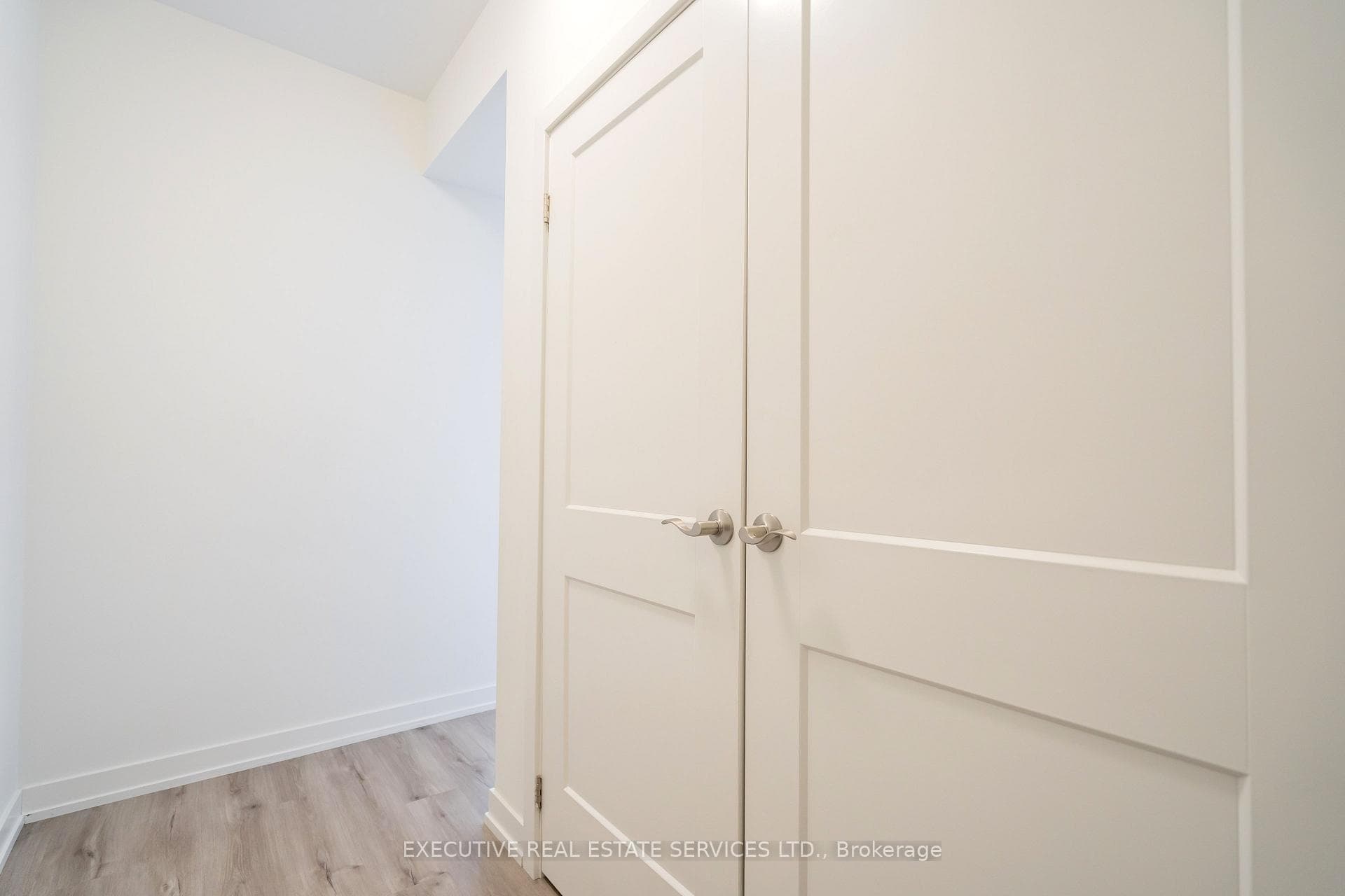 251 Northfield Drive Unit 322 photo 13