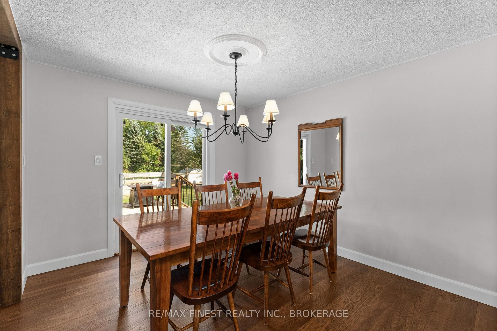 6028 McMahon Drive photo 11