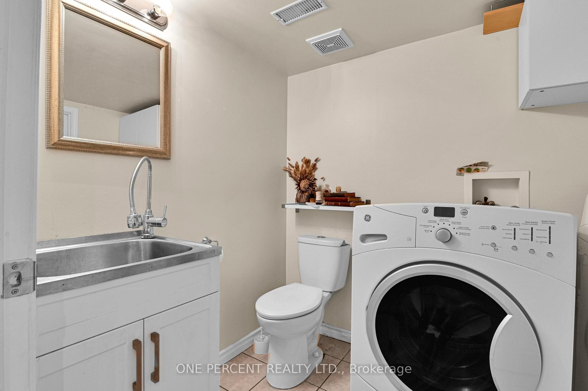 311 Southcrest Private photo 24