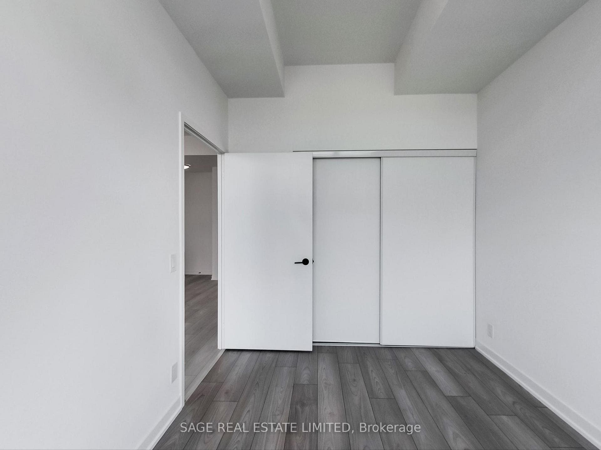 285 Dufferin Street Unit 1401 photo 36
